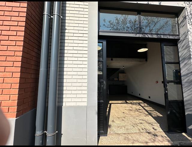 48M² OFFICE TO LET IN ROOIHUISKRAAL NORTH
